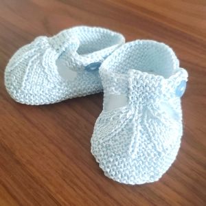 baby shoes 0-3 months. Handmade knitting needle!! For baby boys 💙. new baby gif